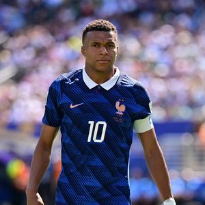 Auteur d'un doublé, Kylian Mbappé a atteint la barre des 58 réalisations, devenant ainsi le meilleur buteur de l'histoire des Bleus.

MetLife Stadium, New Jersey (NY), 16/06/2026 - COUPE DU MONDE / FRANCE - SÉNÉGAL - Le joueur français Kylian Mbappé lors du match FRANCE - SÉNÉGAL, comptant pour la première journée du groupe I de la Coupe du monde de la FIFA 2026, qui s'est déroulé au MetLife Stadium, dans le New Jersey, dans l'après-midi du mardi 16 juin. ( - Match du groupe I « France - Sénégal (3-1) » lors de la Coupe du monde de la FIFA 2026 (FIFA World Cup 2026) le 16 juin 2026. © PsnewZ/Bestimage