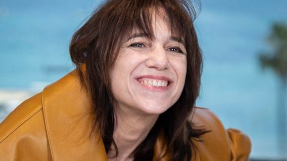 Charlotte Gainsbourg dévoile son secret jeunesse 100% gratuit, une méthode pratiquée à l'autre bout de la planète