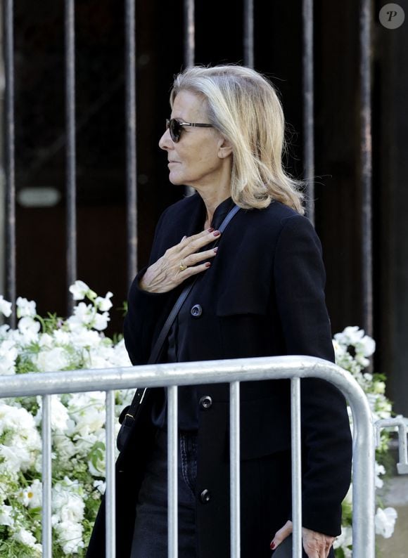 Claire Chazal - Arrivées aux obsèques de Nadia Farès en l'église Saint-Jean-de-Montmartre à Paris, le 24 avril 2026. N.Farès est décédée le 17 avril 2026 quelques jours après un "incident cardiaque" survenu le 12 avril 2026 dans la piscine du complexe sportif, Blanche (9ème). Dominique Jacovides - Olivier Borde / Bestimage