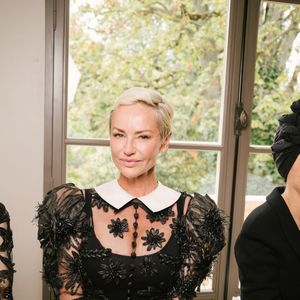 Adriana Karembeu au front row du défilé de mode Yanina Couture Collection Haute Couture Automne/Hiver 2026-2027 lors de la Fashion Week de Paris (PFW) au Pavillon Gabriel, France, le 7 juillet 2026. © Sam Delpech/Bestimage