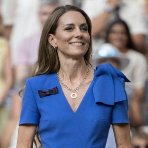 Charlotte et George ont reçu des balles dédicacées de la part du grand gagnant

Catherine (Kate) Middleton, princesse de Galles - Personnalités à la finale homme du tournoi de tennis de Wimbledon le 13 juillet 2025. Dana Press / Bestimage
 ( DANA-No: 02629458 )