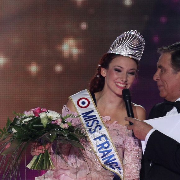 Delphine Wespiser et Jean-Pierre Foucault - Delphine Wespiser devient la nouvelle Miss France, en 2011, à Brest. AGENCE / BESTIMAGE