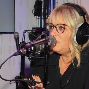 Caroline Diament lors de l'émission "Le Show de Luxe" sur la Radio Voltage à Paris le 14 novembre 2018.

© Philippe Baldini / Bestimage