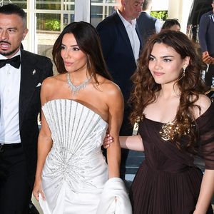 L’opération, réalisée via Constellation Hotels Holdings, représenterait un portefeuille d’environ 1 700 chambres et un montant estimé entre 700 et 800 millions d’euros. 

Eva Longoria et Ariana Greenblatt sont aperçues à l'hôtel Martinez lors de la 79e édition du Festival de Cannes, le 22 mai 2026 à Cannes, en France. © LIONEL URMAN / BESTIMAGE