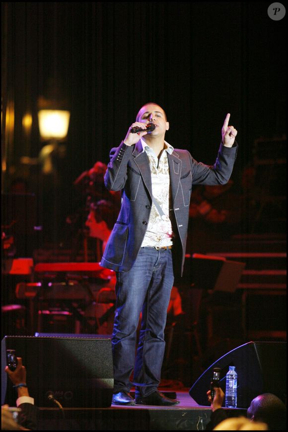 Faudel sur la Place de la Concorde à Paris pour fêter la victoire de Nicolas Sarkozy à l'élection présidentielle le 7 mai 2007. © DOMINIQUE JACOVIDES / BESTIMAGE