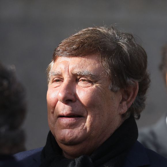 Jean-Pierre Foucault - Sorties des obsèques de Etienne Mougeotte en l'église Saint-François-Xavier à Paris. Le 13 octobre 2021
© Jacovides-Clovis / Bestimage