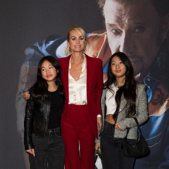 Laeticia Hallyday et ses filles Joy et Jade - Projection au Grand Rex à Paris des documentaires "Johnny USA" et "A nos promesses" à l'occasion de la Journée Spéciale Johnny, son rêve américain. Le 21 octobre 2020
© Jacovides-Moreau / Bestimage