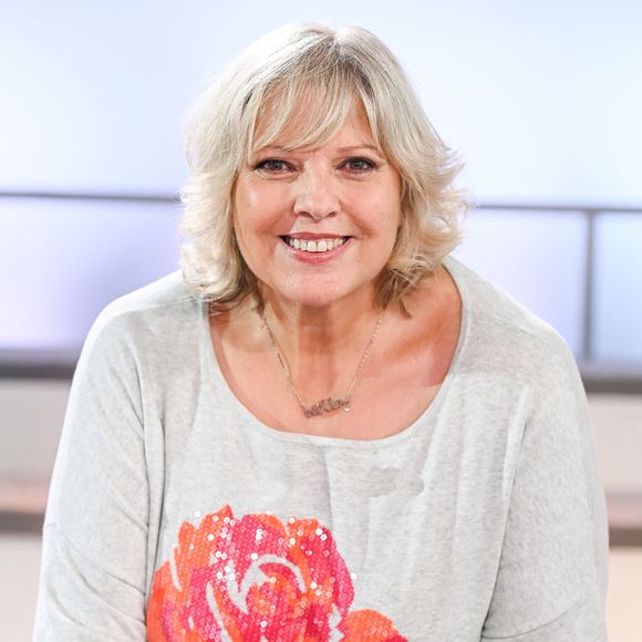 Évincée des Enfants de la télé au profit de Faustine Bollaert, elle a également vu l’arrêt de Mot de passe : le duel après seulement quelques mois à l’antenne. 

Exclusif - Laurence Boccolini lors de l'enregistrement de l'émission Vivement dimanche présentée par M.Drucker aux studios Rive Gauche, à Paris, France, le 1er octobre 2025. Diffusion sur France 3 le 9 novembre 2025. © Guillaume Gaffiot/Bestimage