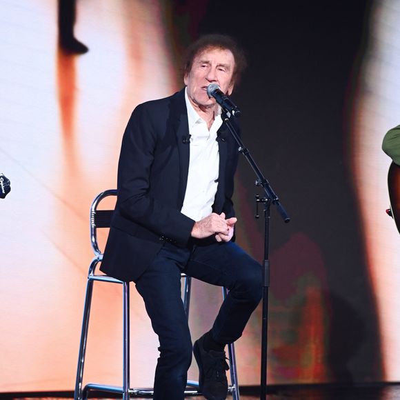 Exclusif - Alain Souchon lors de l'enregistrement de l'émission "Famille je vous aime" présentée par M.Drucker et qui sera diffusée le 29 décembre sur France 3, au studio Rive gauche, à Paris, France, le 2 décembre 2025. © Gaffiot-Perusseau/Bestimage