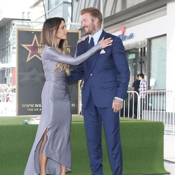11 juin 2026, Los Angeles, Californie, États-Unis : David Beckham et Victoria Beckham lors d'une cérémonie en l'honneur de l'actrice Jessica Chastain, à qui l'on a décerné une étoile sur le Walk of Fame d'Hollywood. (Crédit photo : © Nina Prommer/ZUMA Press Wire / Bestimage)