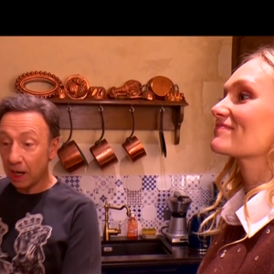 Calisson Goasdoué, sa partenaire de danse, a pu se rendre dans sa demeure dans le Perche et ainsi découvrir...

Stéphane Bern ouvre les portes de sa demeure dans le Perche et dévoile son impressionnantes collection de mugs royaux pour les caméras de "Danse avec les Stars" sur TF1 lors du prime du vendredi 13 février 2026