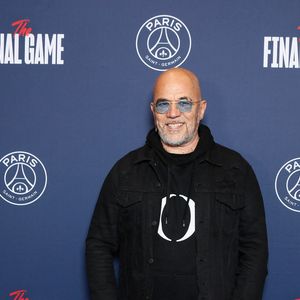 Pascal Obispo - Photocall du dernier match de la saison de la "Liqui Molly Starligue" opposant le PSG Handball à Pays d'Aix Université Club Handball et la dernière apparition de Nikola Karabatic à l'Accor Arena à Paris, France, le 31 mai 2024. © Christophe Clovis / Bestimage