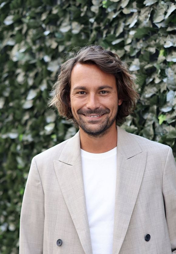 Âgé de 36 ans, le chroniqueur confie avoir pris trois semaines de recul pour se retrouver, dans une période qu’il qualifie de mise au vert...

Exclusif - Bertrand Chameroy - L'équipe de la nouvelle saison de l'émission "C à Vous" le 7 septembre 2023. © Dominique Jacovides / Bestimage
