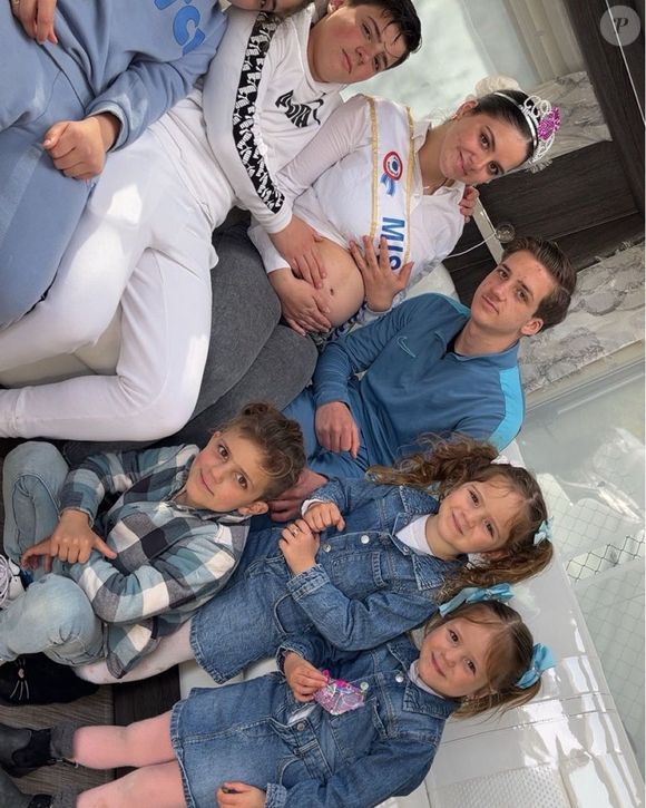 La famille Bellocq, participants de "Familles nombreuses, la vie en XXL", sur TF1. @famille_bellocq_officiel_tf1