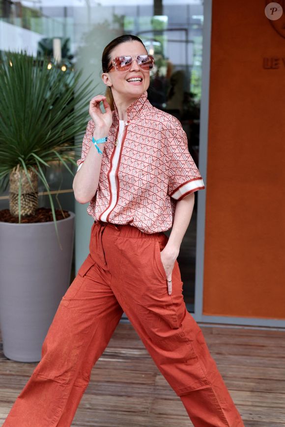 Dans le dernier numéro de Madame Figaro, elle revient sur cette situation.

Cécile Cassel au village lors des Internationaux de France de Tennis de Roland Garros 2025. Paris, le 28 mai 2025. 
© Jacovides / Moreau / Bestimage