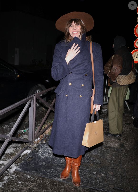 Lou Doillon au défilé AMI collection homme automne/hiver 2024/2025 lors de la fashion week à Paris (PFW) le 18 janvier 2024. © Denis Guignebourg / Bestimage