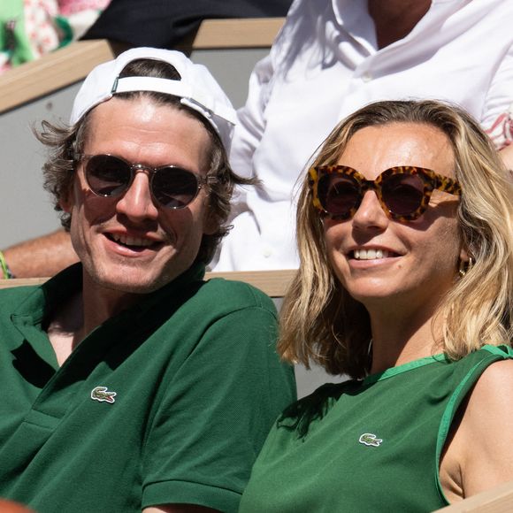 Amélie Etasse avec un ami lors des Internationaux de France de Tennis de Roland Garros 2025. Paris. @Laurent Zabulon ABACA