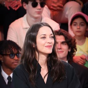 Exclusif - Marion Cotillard sur le plateauaude l'émission "C à vous" lors du 79ème Festival International du Film de Cannes le 16 mai 2026. © Jack Tribeca/Bestimage