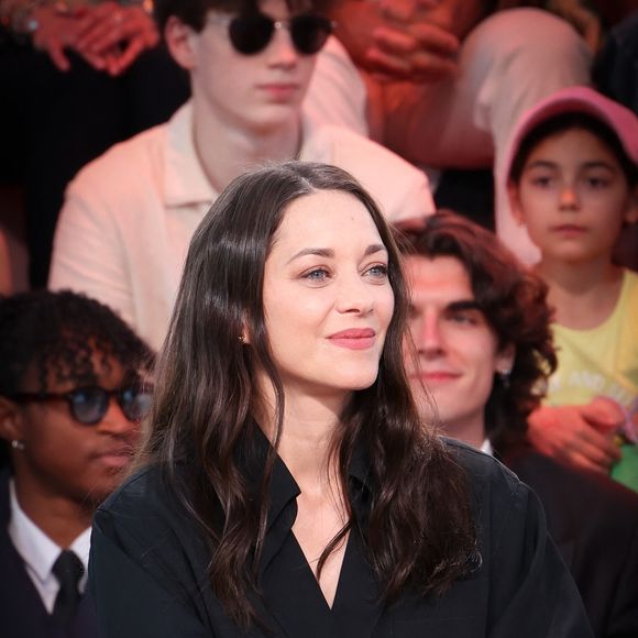 Exclusif - Marion Cotillard sur le plateauaude l'émission "C à vous" lors du 79ème Festival International du Film de Cannes le 16 mai 2026. © Jack Tribeca/Bestimage