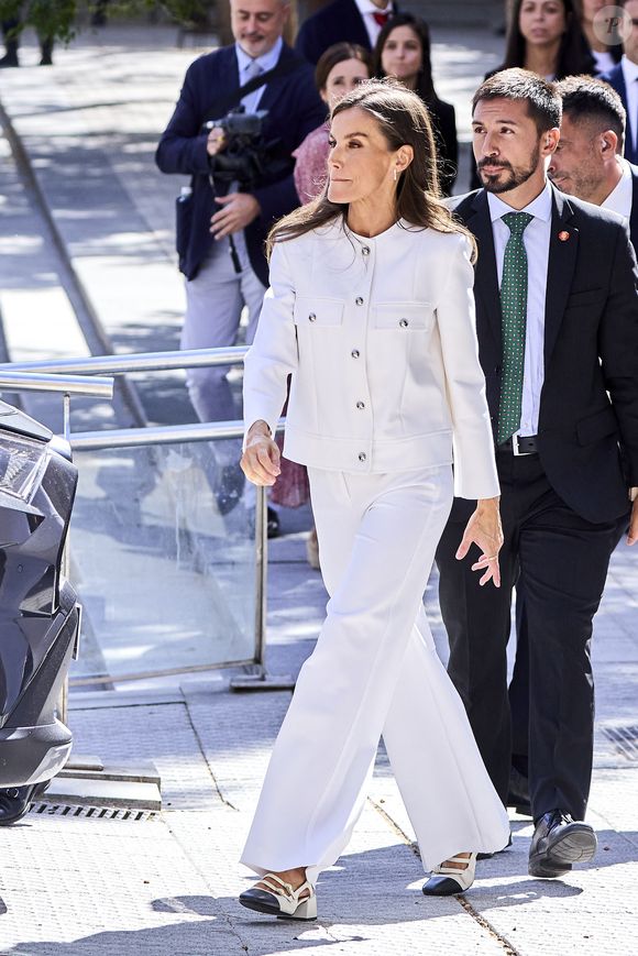 30 septembre 2025, Madrid, Madrid, Espagne : la reine Letizia d'Espagne (REINE LETIZIA d'Espagne) participe aux prix « Retina Eco » (image de crédit : © Mike Chicorro/ZUMA Press Wire / Bestimage)