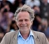 À l’occasion d’une interview accordée à "Télé-Loisirs" dans le cadre de la promotion de la sortie au cinéma du film de Hüseyin Aydin Gürsoy, "Une Affaire turque", Charles Berling a pu se confier sur son fils Émile.

Charles Berling au photocall du film "La Vie D'Une Femme" (A Woman's Life) lors du Festival International du Film de Cannes, France. © Jacovides-Moreau/Bestimage