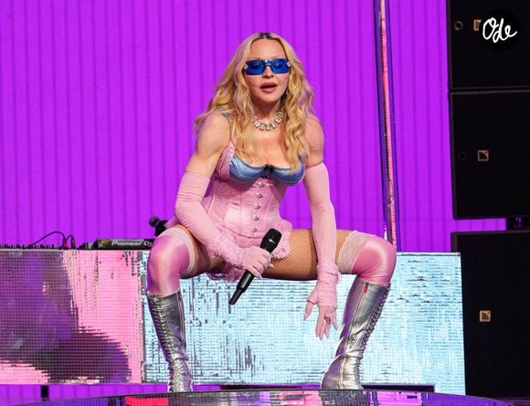 Ce mardi 9 juin 2026, une célèbre marque de cosmétiques a dévoilé le visage de sa nouvelle égérie pour présenter sa prochaine campagne.

Madonna se produit sur la scène TSX à Times Square le 4 juin 2026 à New York.  

Photo : STARMAX / BESTIMAGE