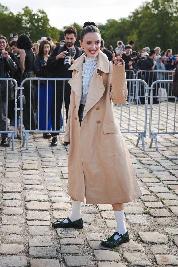 Charlotte Le Bon au défilé Loewe Collection Femme Prêt-à-Porter Printemps/Eté 2025 lors de la Fashion Week de Paris (PFW) le 27 septembre 2024. © Lucia Sabatelli / Bestimage
