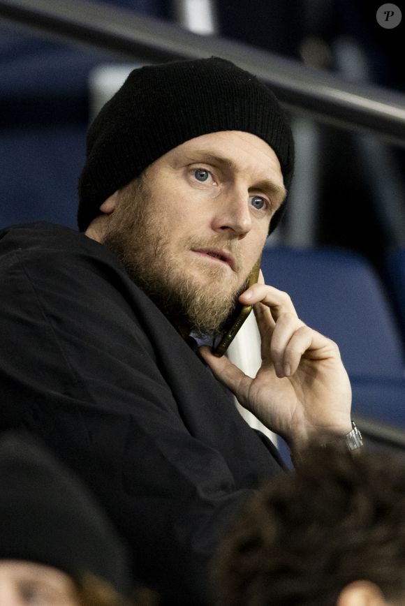 Ragnar Le Breton assiste au match de football PSG - Nantes au Parc des Princes, le 9 décembre 2023. 

Photo : Cyril Moreau / Bestimage