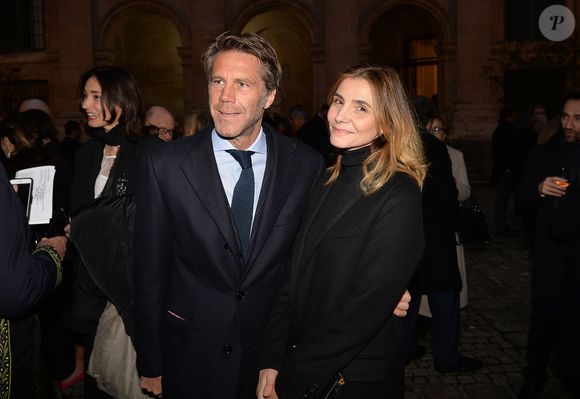 Le prince Emmanuel-Philibert de Savoie et sa femmme Clotilde Courau lors de la cérémonie d'installation de F.Mitterrand à l'académie des Beaux-Arts à Paris, France, le 6 février 2020. Pour avoir bâti une œuvre avec des films, des émissions et des livres, l'ancien ministre de la Culture F.Mitterrand a été installé, sous la coupole de l'Académie des Beaux-Arts, accueillant en son sein l'inventeur "d'une manière nouvelle de raconter l'Histoire". Au sein de la section des créations artistiques dans le cinéma et l'audiovisuel, F.Mitterrand (72 ans), a été élu au fauteuil précédemment occupé par J.Moreau. L'ancien ministre rejoint l'Académie des Beaux-Arts pour ses talents de cinéaste, écrivain, animateur de télévision et réalisateur de documentaires historiques. © Veeren/Bestimage