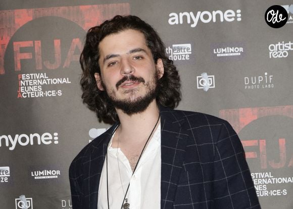 Son fils aîné, Vincent Zulawski, a quant à lui déjà réalisé deux courts métrages et publié autant de recueils de poèmes.

Vincent Zulawski (fils de Sophie Marceau) - 2e édition du Festival international des jeunes acteurs et actrices (FIJA) au cinéma UGC Bercy à Paris, le 11 avril 2025.
© Coadic Guirec / Bestimage