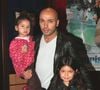 Il est le père de 5 enfants.

L'humoriste Éric Judor, accompagné de ses enfants, assiste à la première française de « Souris City » (Flushed Away) qui s'est tenue au restaurant Planet Hollywood à Paris, en France, le 26 novembre 2006. Photo de Benoît Pinguet/ABACAPRESS.COM