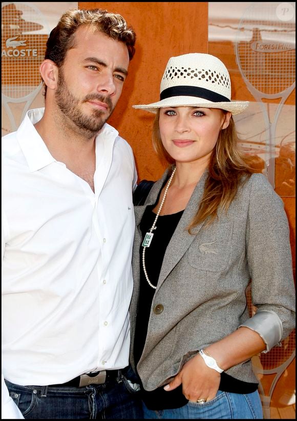 Ils ne devaient pas se rencontrer.... il l'a demandée en mariage trois semaines après le coup de foudre

Thierry Ascione et Mélanie Maudran en 2010 à Roland-Garros.
RINDOFF-JACOVIDES / BESTIMAGE