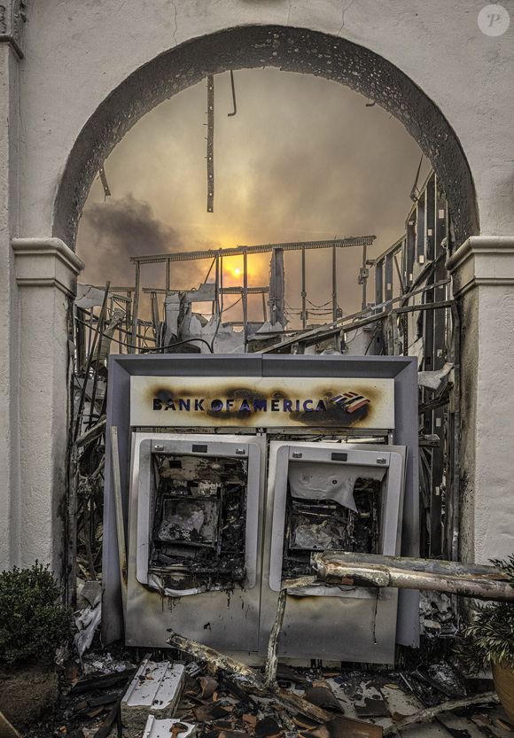 Incendies à Los Angeles en janvier 2025 : le quartier de Pacific Palisades est pratiquement “calciné”  © Mark Edward Harris/ZUMA Press Wire