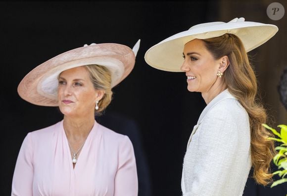 Sophie, duchesse d'Édimbourg (Sophie Rhys-Jones, duchesse d'Édimbourg) et Catherine, princesse de Galles (Catherine "Kate" Middleton, princesse de Galles) - Des membres de la famille royale britannique lors de la cérémonie annuelle de l'Ordre de la Jarretière à la chapelle Saint-Georges, au château de Windsor, le 16 mai 2025. @Backgrid UK/ Bestimage