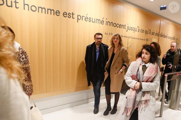 Nicolas Bedos, avec sa compagne Pauline Desmonts sort du tribunal correctionnel de Paris où il était convoqué pour agression sexuelle en état d'ivresse sur une jeune femme de 25 ans ; le procès est reporté en septembre 2024.

© Christophe Clovis / Bestimage
