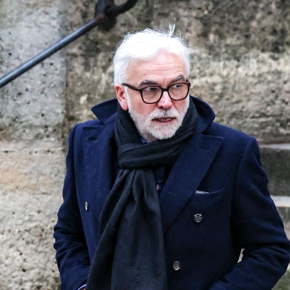 Pascal Praud - Sortie des obsèques de C.Laborde  en l’église Saint-Roch à Paris, le 6 février 2025. Décédée le 28 janvier 2025 à l'âge de 73 ans, l'ancienne présentatrice météo de TF1 (1988 - 2017) était atteinte de la maladie neurodégénérative à corps de Lewy. 
© Jacovides - Moreau / Bestimage