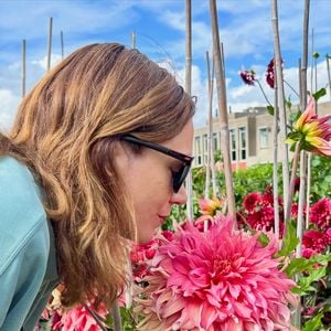 En légende, elle décrit un séjour rythmé par "des kilomètres, une visite culturelle, des frites".
Photo Instagram de @nathaliepechalat, dimanche 30 août 2026