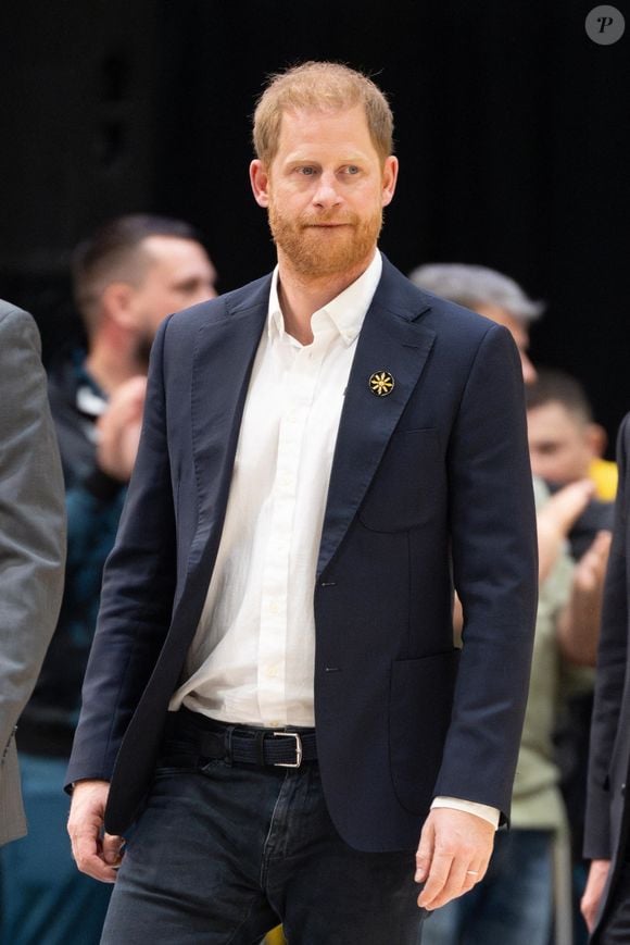 Le prince Harry, duc de Sussex, assiste à la compétition de volley-ball au Vancouver Convention Centre lors des Invictus Games Vancouver Whistler 2025, le 15 février 2025. © Backgrid USA / Bestimage