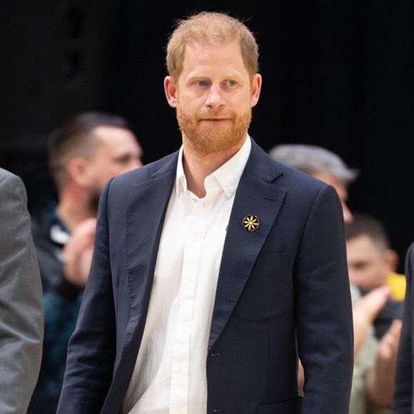Le prince Harry, duc de Sussex, assiste à la compétition de volley-ball au Vancouver Convention Centre lors des Invictus Games Vancouver Whistler 2025, le 15 février 2025. © Backgrid USA / Bestimage