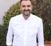 En effet, en devenant une star à seulement 25 ans grâce à l'émission Oui chef !, il était plutôt, à l'époque, méprisé par ses pairs. 

Cyril Lignac assiste à 'Les Chefs à Saint-Tropez fêtent les producteurs', le 01 mai 2026 à St-Tropez, France. Photo par Jerome Dominé/Abacapress.com
