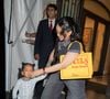 Ce mardi 2 juillet, la chanteuse a été photographiée à la sortie d'un hôtel de luxe avec son fils, Riot.
Rihanna et son fils Riot arrivent à l'hôtel Royal Monceau à Paris, le 2 juillet 2025.
Photo : Yehiel Chekroune / Bestimage