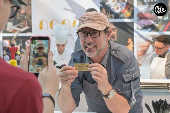 "J’ai gardé de ces époques, on va dire, presque, cette espèce de combativité du gars qui veut quand même s’en sortir malgré tout ce qu’on lui dit."

Paul Pairet lors de l'inauguration de la 11ème édition du festival gastronomique "Taste" au Grand Palais à Paris le 21 mai 2026. © Alexandre Fay/PixPlanete/Bestimage
