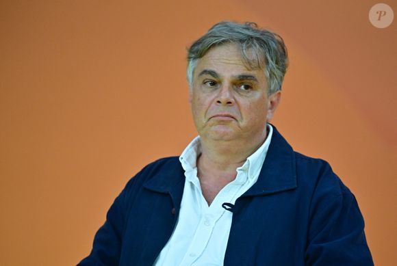 Alexandre Jardin, écrivain, réalisateur, fondateur du mouvement Les Gueux, lors de sa participation au "Rencontre des entrepreneurs (LAREF25)" (Jour 2) au stade Roland Garros à Paris, France, le 28 août 2025. © Christian Liewig/Bestimage