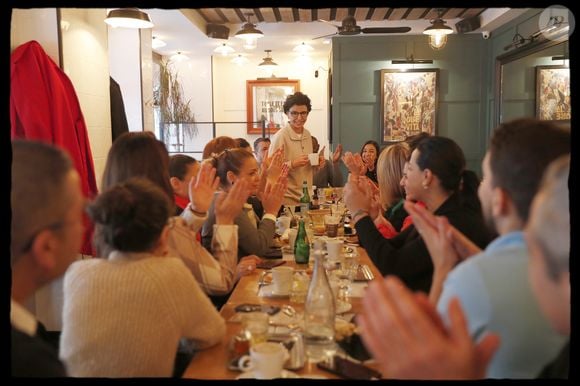"Là, en ce moment, elle me fait damner", lance Rachida Dati dans le podcast "Ex" d'Agathe Lecaron sur YouTube.

Exclusif - Rachida Dati avec sa famille et ses proches lors d'un brunch familial à la brasserie Le Comptoir Principal dans le 15ème arrondissement à Paris le 26 janvier 2020. Ses cinq sœurs Fatiha, Nadia, Malika, Noura, Najat et son frère étaient présents. En bas à gauche de l'image, sa fille Zohra de dos.

© Alain Guizard / Bestimage