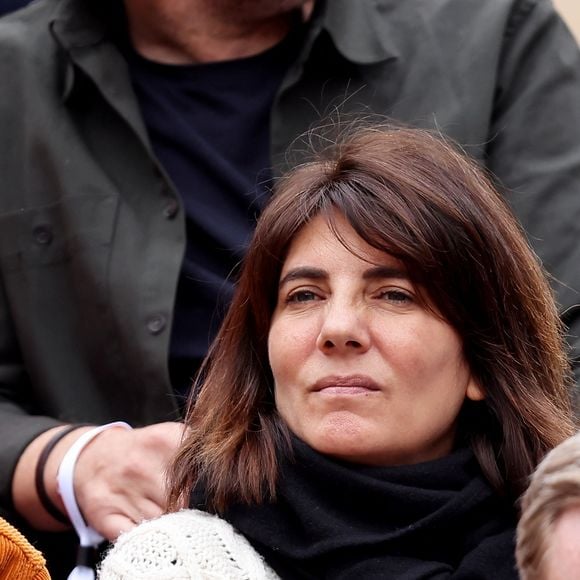 Estelle Denis dans les tribunes de Roland Garros 2024 à Paris, le 2 juin 2024. 

Photo : Jacovides-Moreau / Bestimage