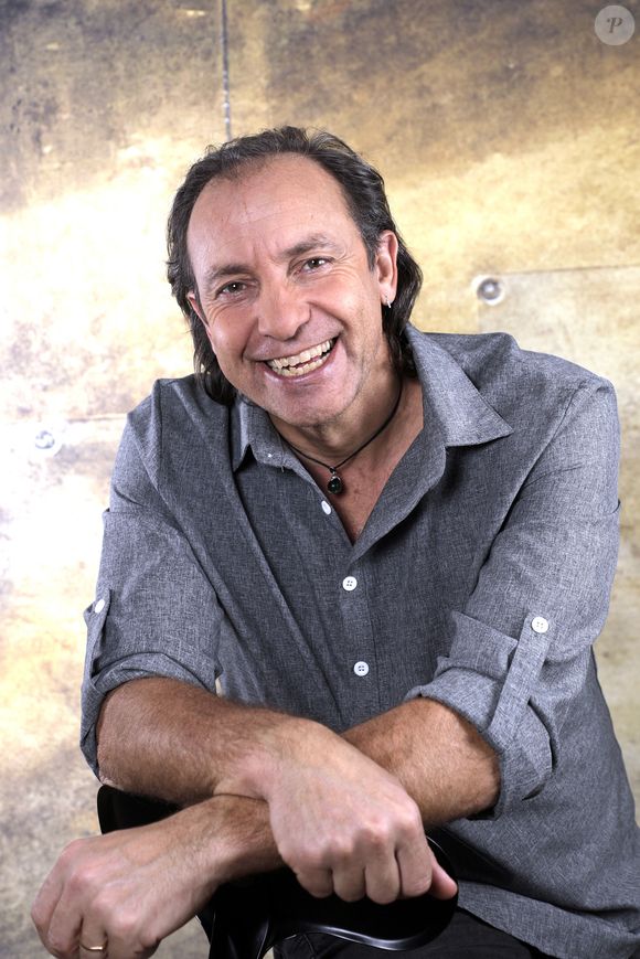 Tout comme celle de Philippe Candeloro, autre figure de ce sport, bien qu'ils aient des rapports compliqués entre eux 

Exclusif - Philippe Candeloro lors de l'enregistrement de l'émission "Le Jet de Luxe", présentée par Jordan de Luxe. Paris, le 14 novembre 2025.
© Cédric Perrin/Bestimage