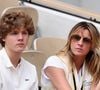Le 3 mars, elle a fêté ses 52 ans et pourtant le temps semble n'avoir aucune emprise sur elle.

Sarah Poniatowski et son fils Roman Lavoine - Les célébrités dans les tribunes des Internationaux de France de tennis de Roland Garros 2024 à Paris. Le 5 juin 2024. © Jacovides-Moreau/Bestimage