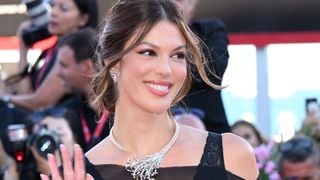 "Le rêve total" : à Marseille, Iris Mittenaere a été conquise par ce restaurant à la vue extraordinaire sur la mer
