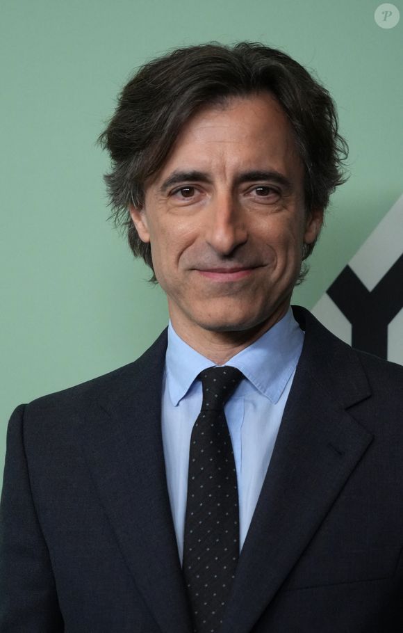Noah Baumbach assiste à la première sur le tapis rouge de « Jay Kelly » lors de la soirée d'ouverture du 63e Festival du film de New York. Alice Tully Hall, Lincoln Center, New York. 29 septembre 2025. Photo de © Sonia Moskowitz Gordon/ZUMA Press Wire