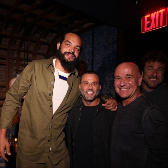 Joakim Noah, David Grutman et Andre Agassi au dîner Prince X DraftKings à New York City, NY, USA le 7 septembre 2024. Photo Seth Browarnik/INSTARimages/ABACAPRESS.COM